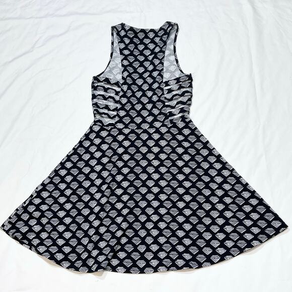 Vans Short Skater Dress Junior Small Side Cut Outs Black White Stretchy Flare - Picture 2 of 7